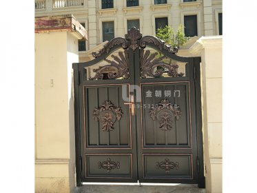 山東某辦公區(qū)鋁藝大門廠家安裝案例